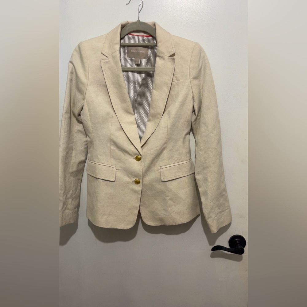 Women's Cream Banana Republic Blazer like new w/out tags
